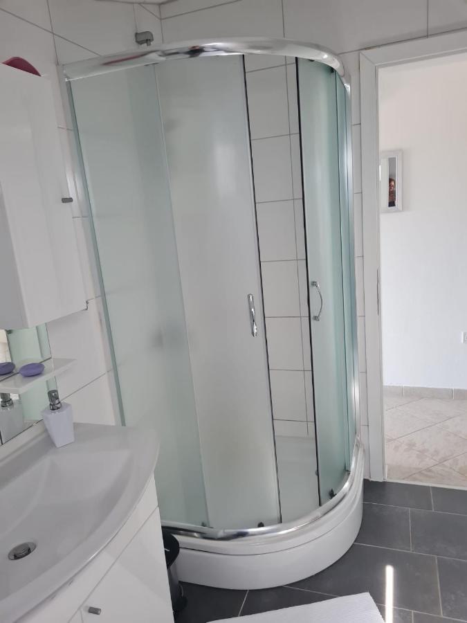 Villa Mena Вир Екстериор снимка