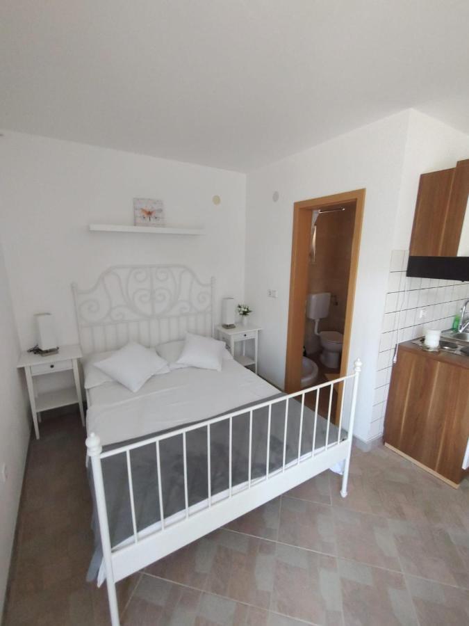 Villa Mena Вир Екстериор снимка